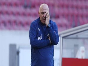 Bóng đá QT 1/3: Schalke 04 sa thải HLV Christian Gross chỉ sau 2 tháng