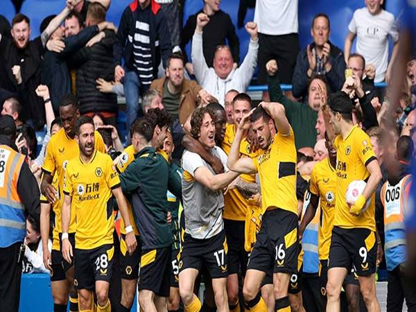 Bóng đá Quốc Tế ngày 4/7: Wolverhampton có nguy cơ bị bán