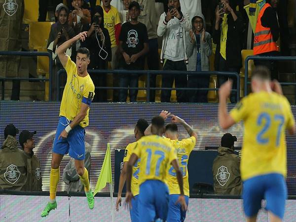 Bóng đá Quốc Tế 2/5: Al Nassr vào chung kết King Cup