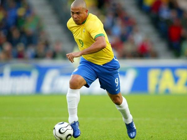 Sự nghiệp bóng đá của huyền thoại Brazil - Ronaldo