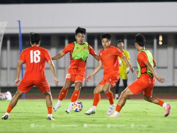 Bóng đá VN: U23 Việt Nam nhận tin vui từ Lào và Campuchia