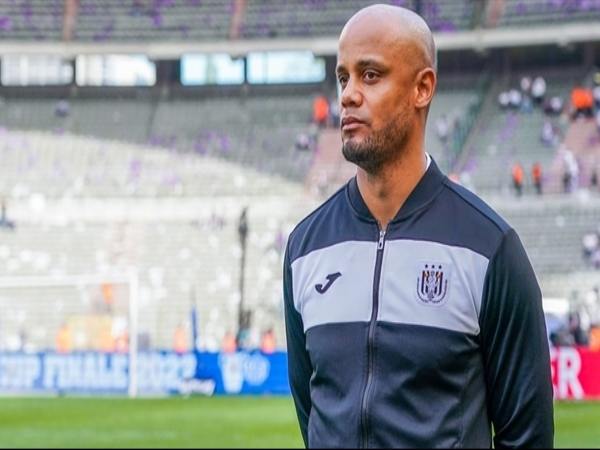 Huấn luyện viên Vincent Kompany