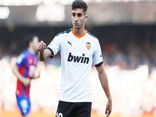 Ferran Torres từng khoác áo những đội bóng nào?
