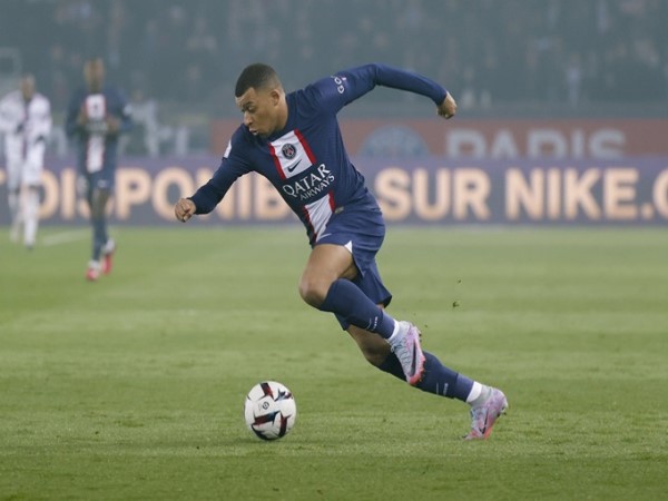 Tốc độ của Mbappe: Bí mật sau đôi chân ‘thần gió’ bóng đá