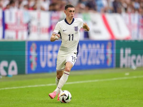 Phong cách chơi bóng nổi bật của cầu thủ Phil Foden