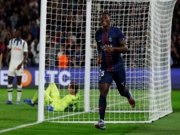 PSG của Luis Enrique và “hơi thở” mới từ hành lang trái