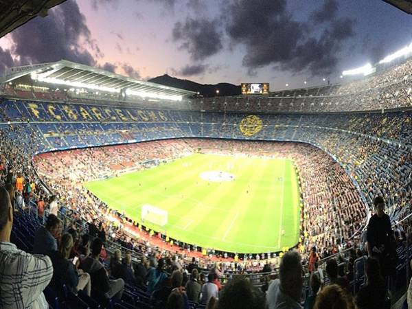Những trận đấu đáng nhớ của Barcelona diễn ra trên svđ Camp Nou